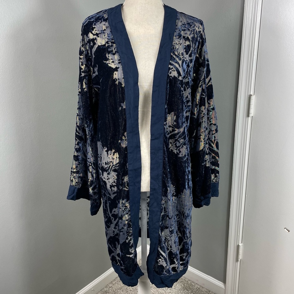 Willow and Clay || Velvet Burnout Kimono Size S/M
